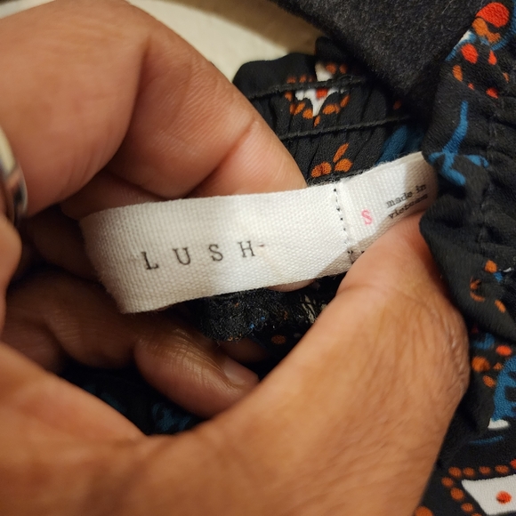 Lush Black Multicolored Floral Long Flutter Sleeve High Neck Blouse Size… - Picture 3 of 7